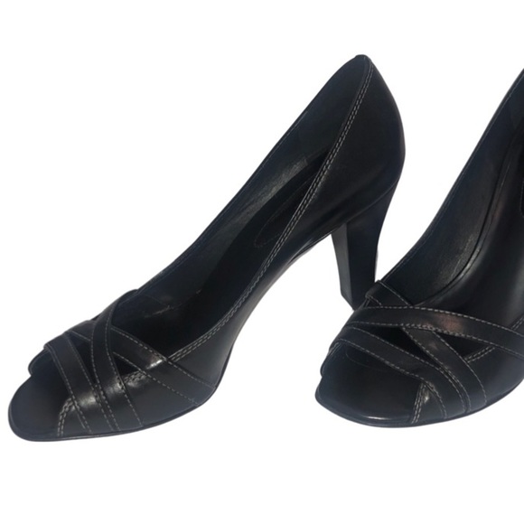 EUC Arturo Chiange Size 7.5M Black 2.5" Peep Toe All Leather Heel - Picture 1 of 11